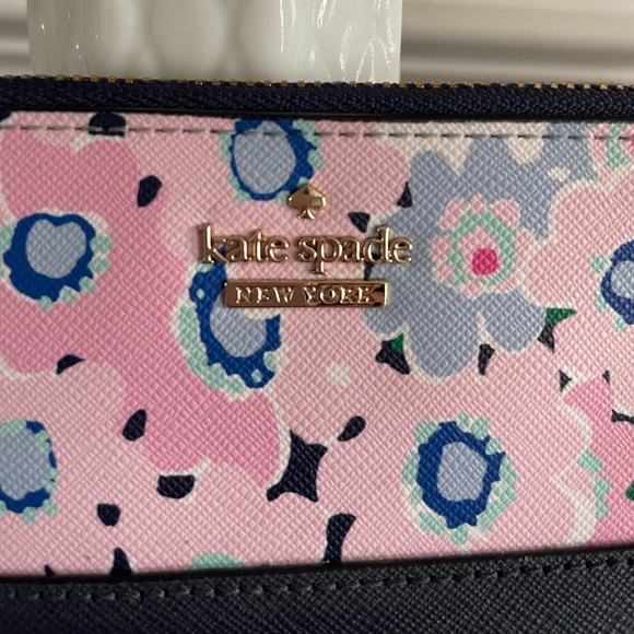 Kate Spade Cameron Street Caroline Storybook Mini Wristlet - Picture 4 of 4
